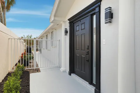 $525,000 | 8190 St Johns Court, Wellington, FL 33414