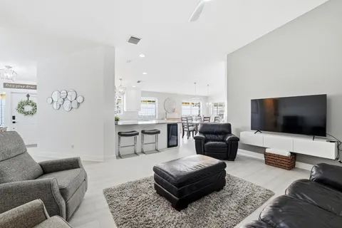 $525,000 | 8190 St Johns Court, Wellington, FL 33414