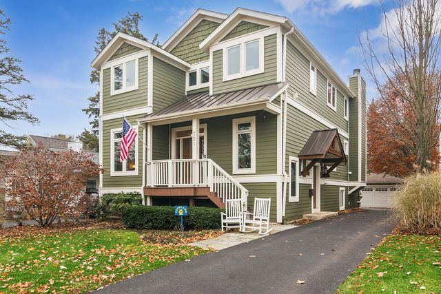 $1,150,000 | 721 Meadow Lane, Libertyville, IL 60048