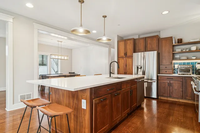 $1,150,000 | 721 Meadow Lane, Libertyville, IL 60048