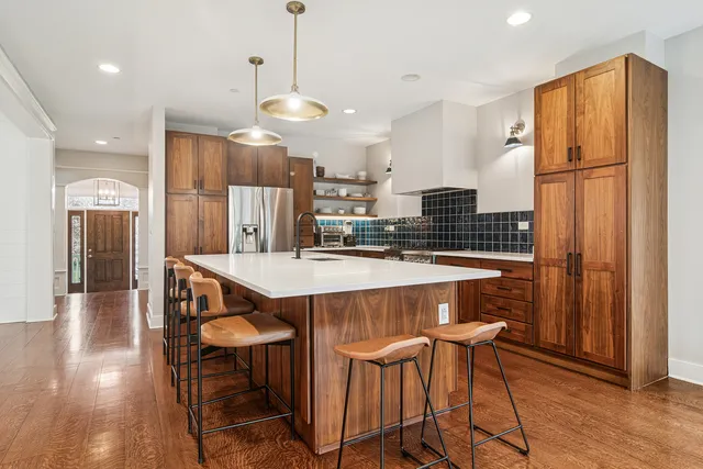 $1,150,000 | 721 Meadow Lane, Libertyville, IL 60048