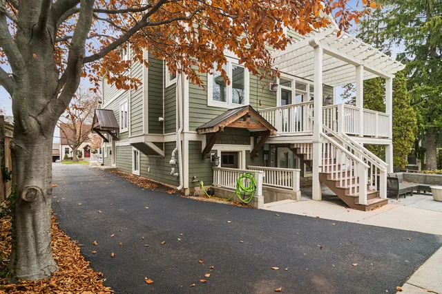 $1,150,000 | 721 Meadow Lane, Libertyville, IL 60048