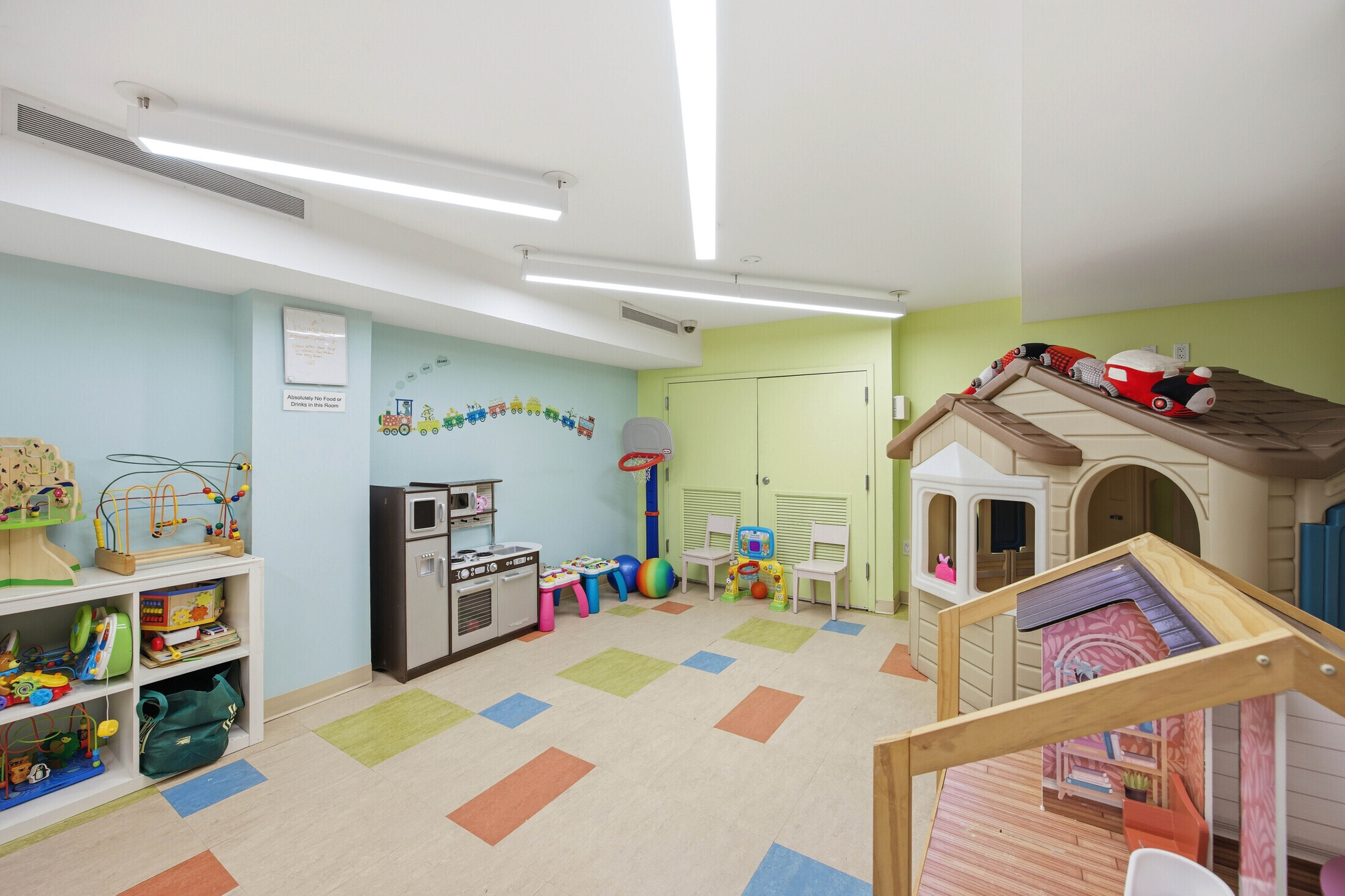 200 Rector Place, Unit 4U Manhattan, NY 10280 - Photo 14 of 18