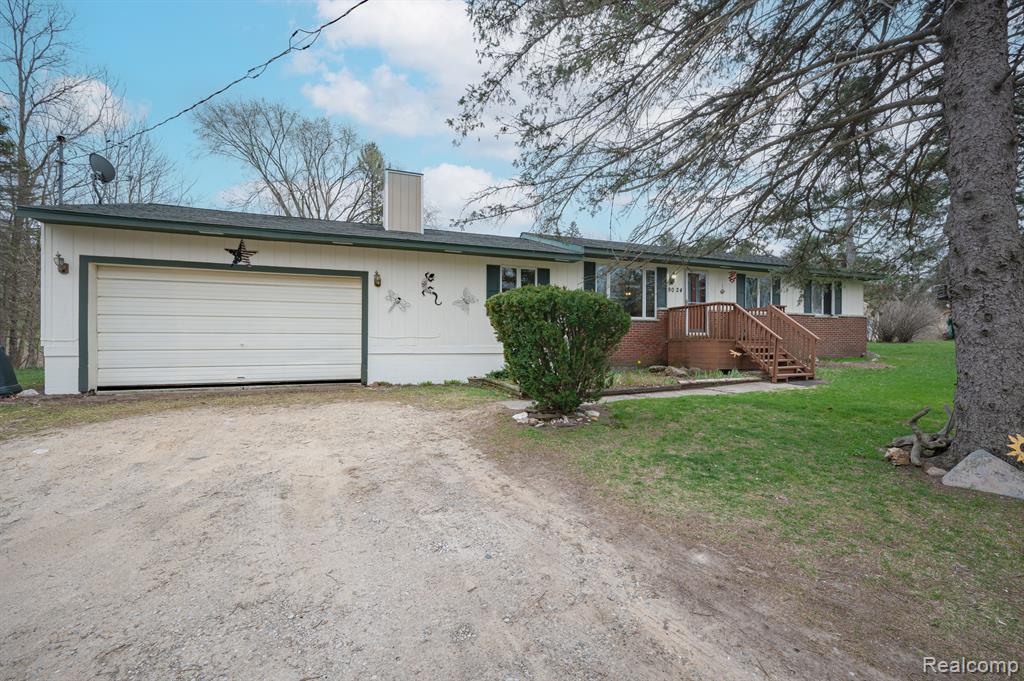 9024 Parshallville Road Fenton, MI 48430 - Photo 2 of 30
