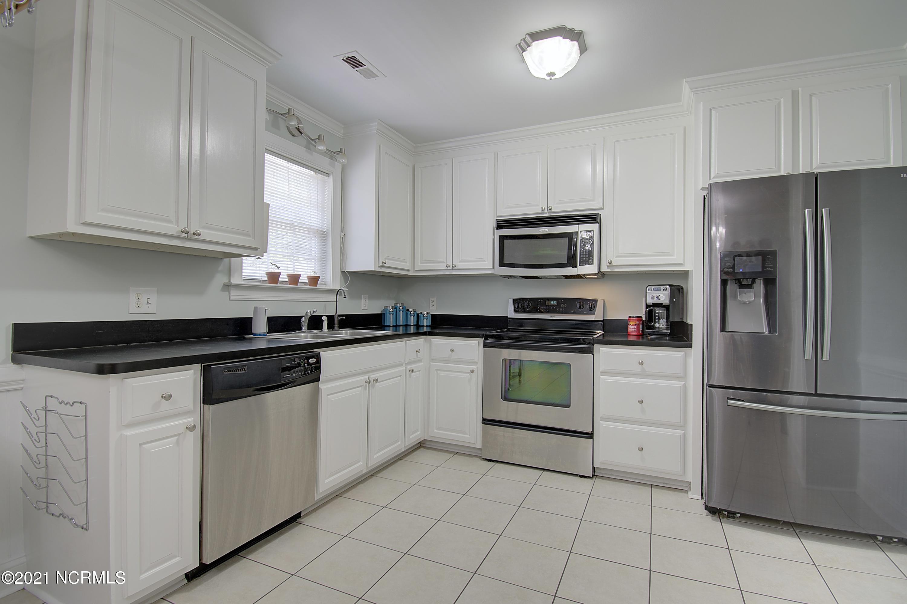 516 East Boiling Spring Road Southport, NC 28461 - Photo 16 of 47 516eboilingsprings - 15
