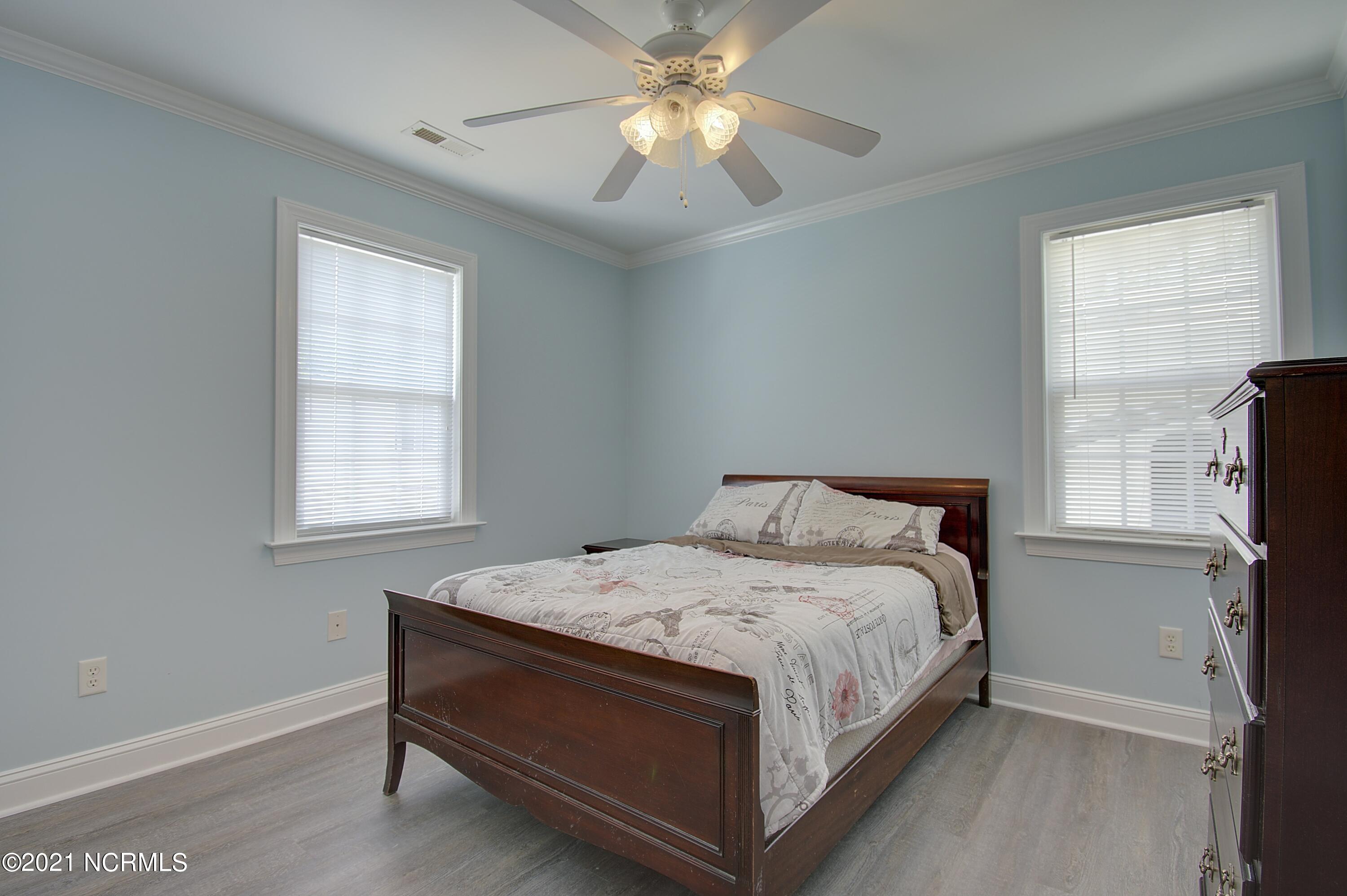 516 East Boiling Spring Road Southport, NC 28461 - Photo 25 of 47 516eboilingsprings - 12