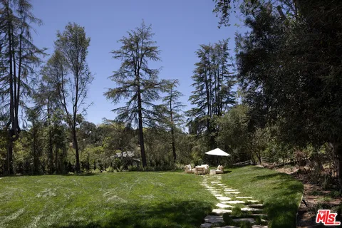 $19,950,000 | 5544 Hoback Glen Road, Hidden Hills, CA 91302