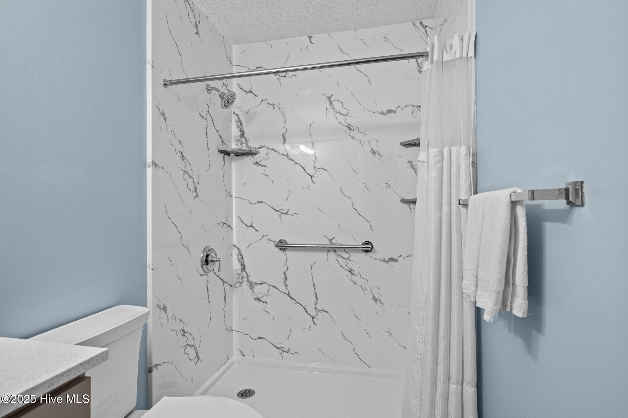 303 Osprey Ridge Drive Emerald Isle, NC 28594 - Photo 13 of 50 Bathroom