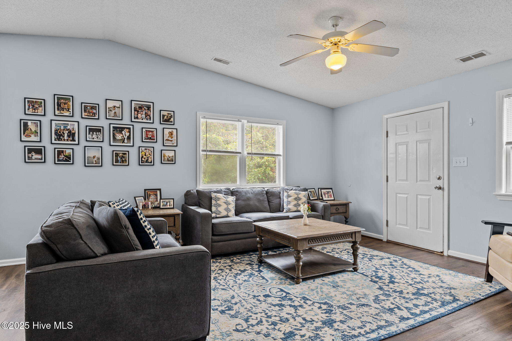 303 Osprey Ridge Drive Emerald Isle, NC 28594 - Photo 21 of 50 Living Area