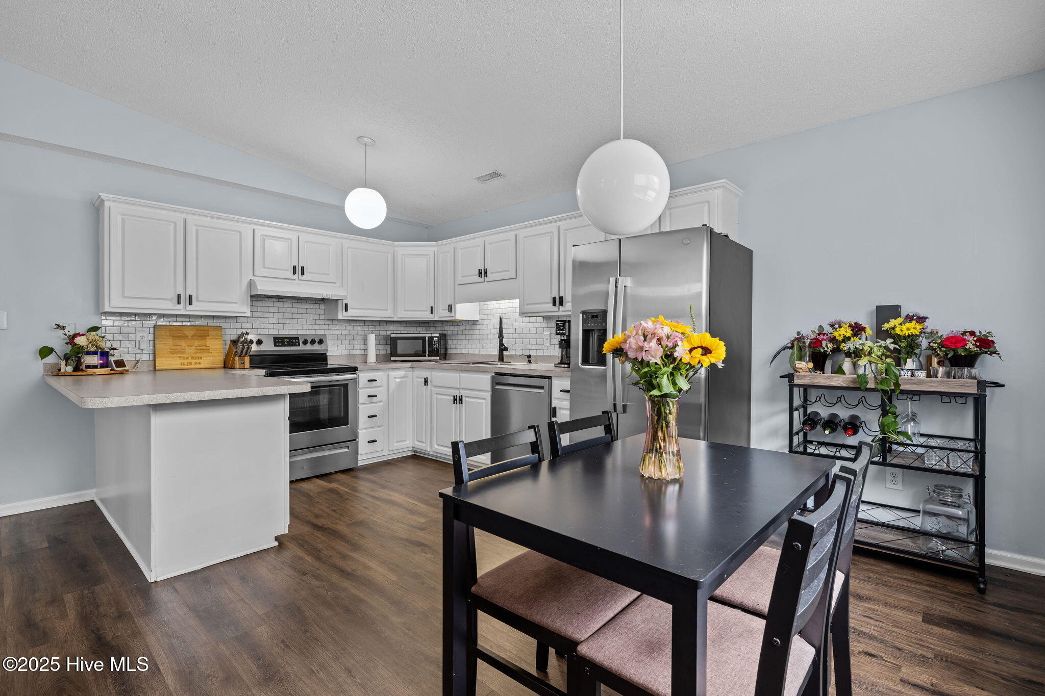 303 Osprey Ridge Drive Emerald Isle, NC 28594 - Photo 22 of 50 Great Kitchen Space