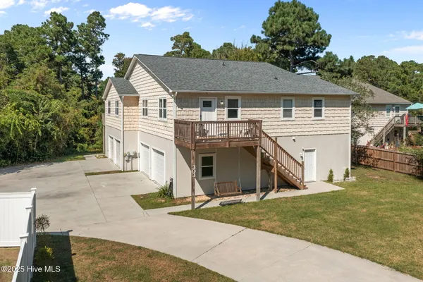 $989,999 | 303 Osprey Ridge Drive, Emerald Isle, NC 28594