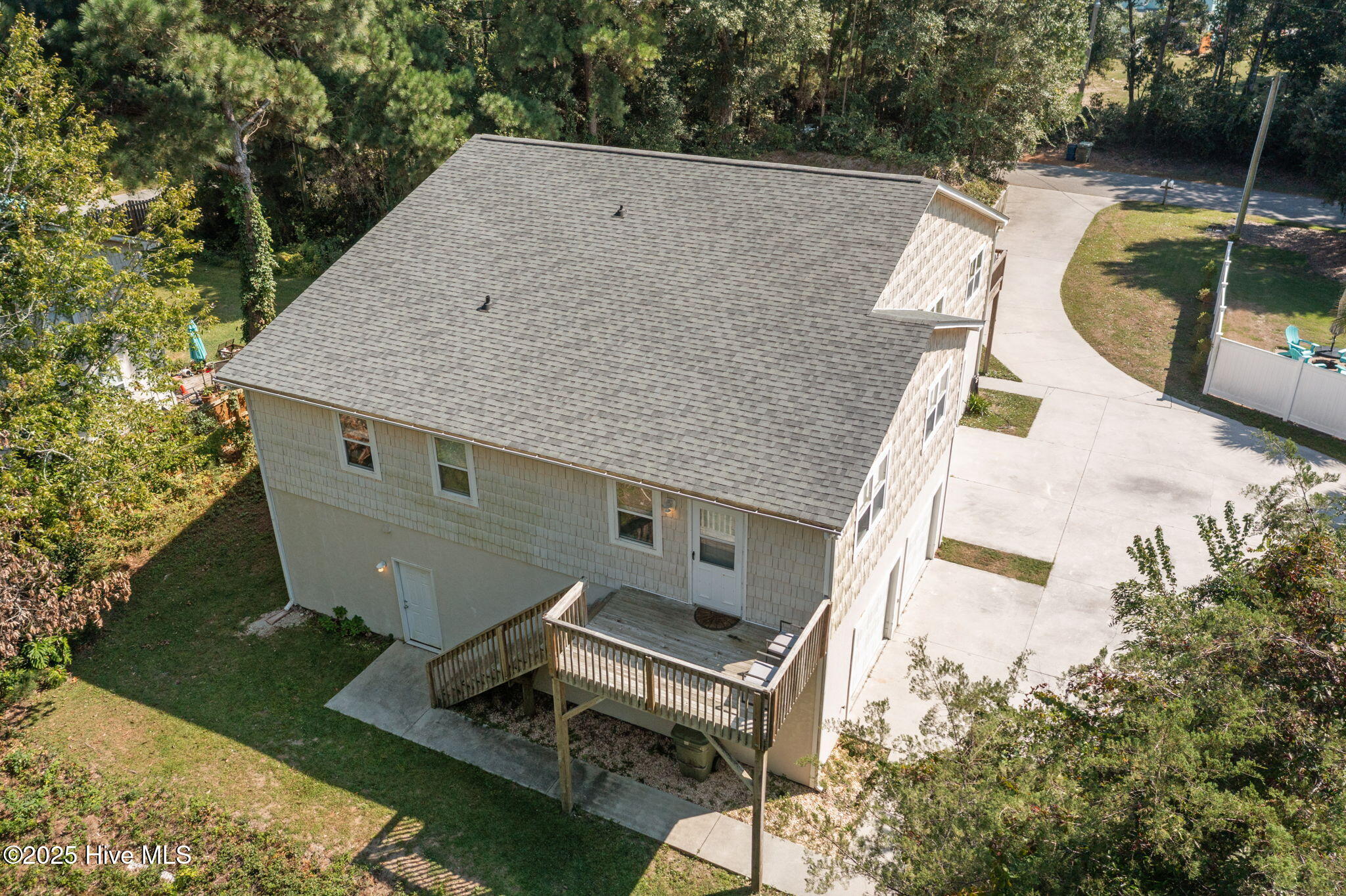 303 Osprey Ridge Drive Emerald Isle, NC 28594 - Photo 5 of 50 N Side Owner Occupied