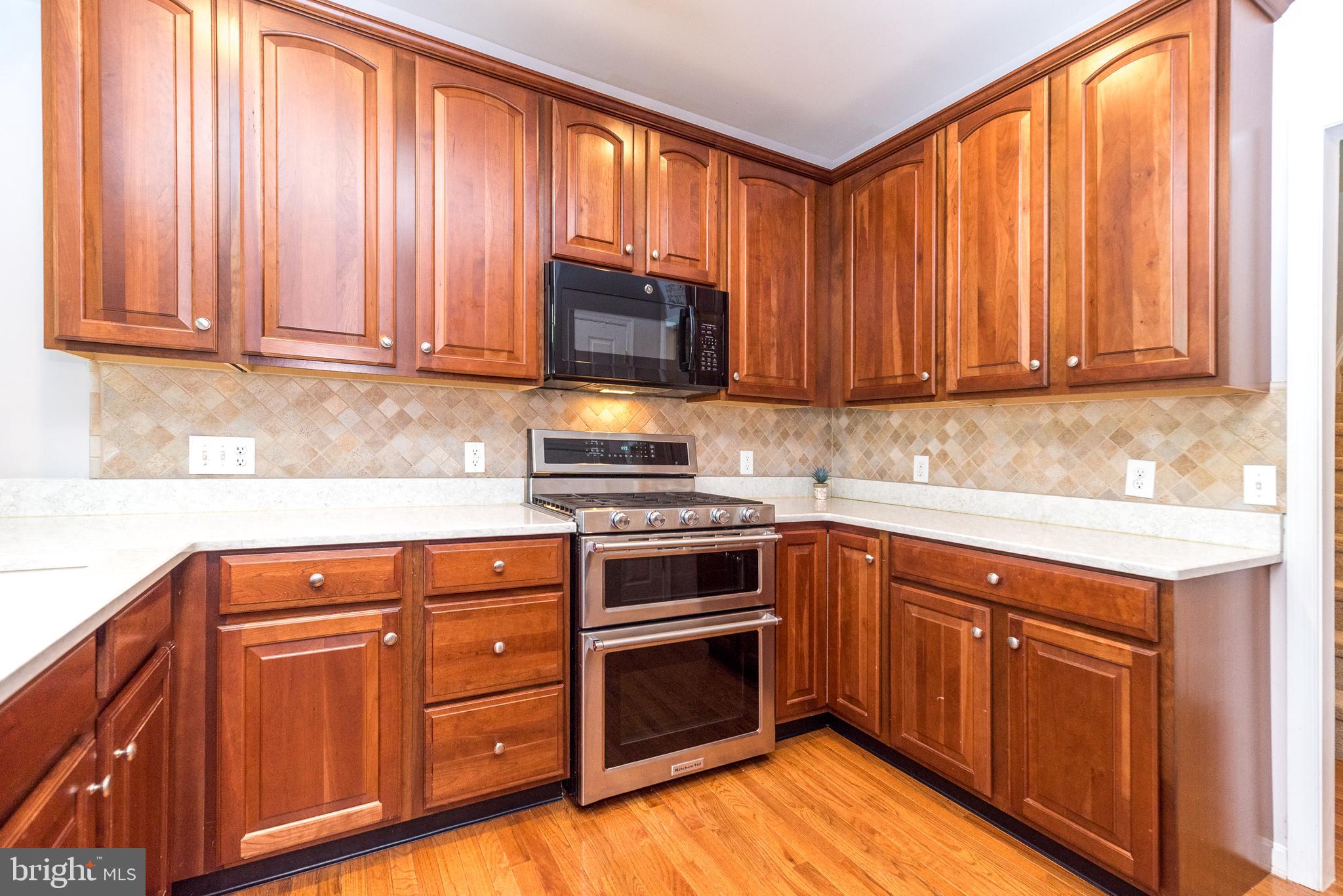 32 Addison Court Doylestown, PA 18901 - Photo 25 of 64 Solid wood cabinets and quartz counter tops
