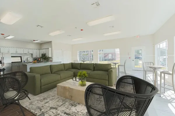 $1,060 | 11111 West Montgomery Road, Unit 512, Houston, TX 77088