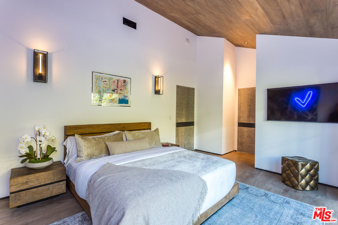1707 Rising Glen Road Los Angeles, CA 90069 - Photo 45 of 54