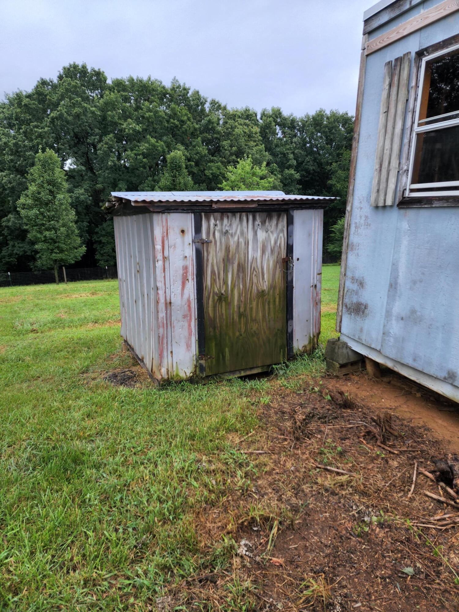 4820 Oak Road Northwest Roanoke, VA 24017 - Photo 15 of 18 Shed2