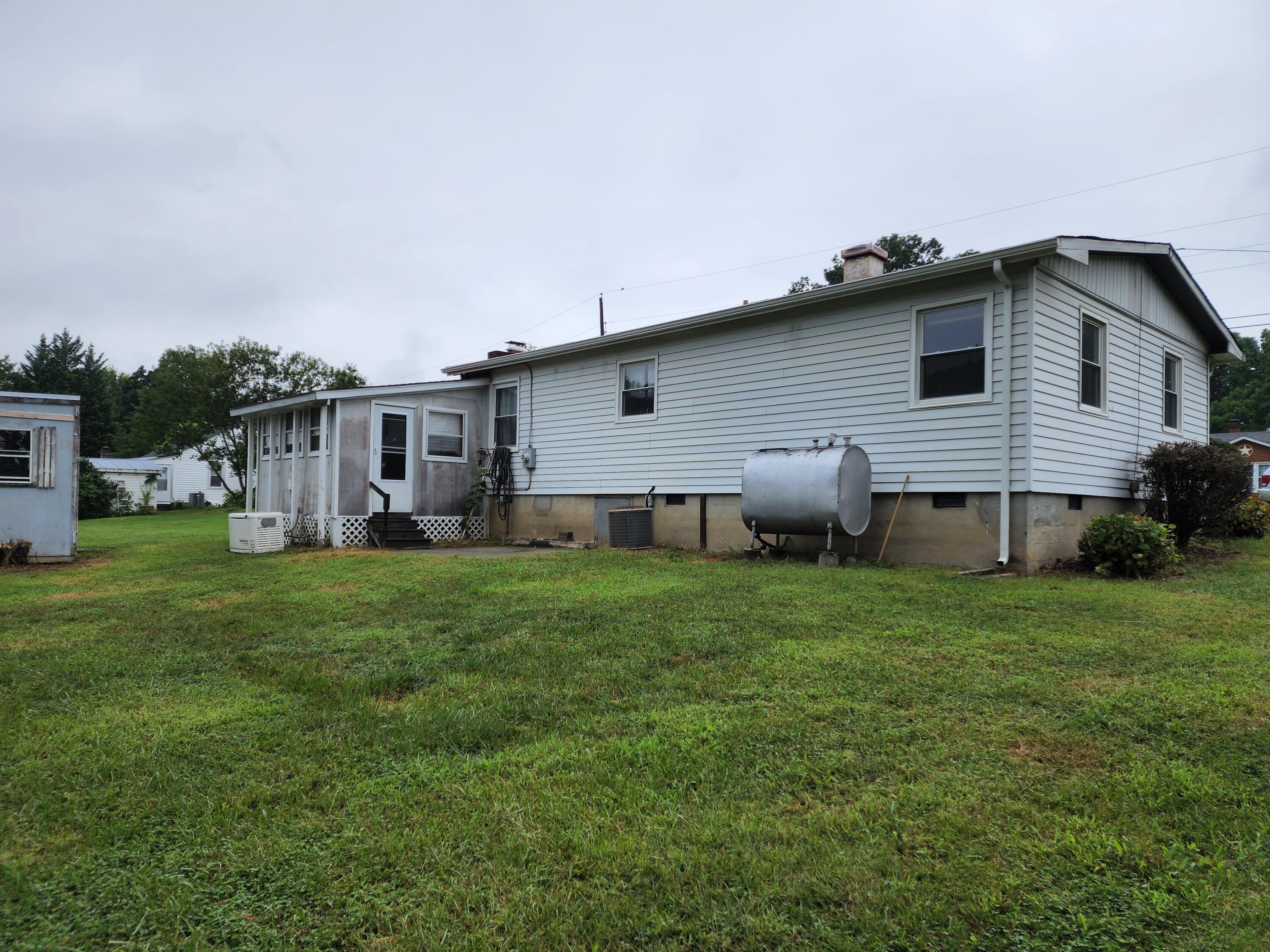 4820 Oak Road Northwest Roanoke, VA 24017 - Photo 18 of 18 Back-1.2