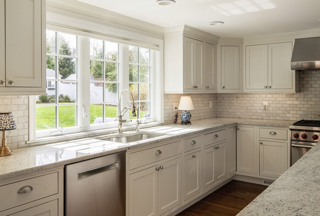 117 Forest Street Wellesley, MA 02481 - Photo 12 of 42