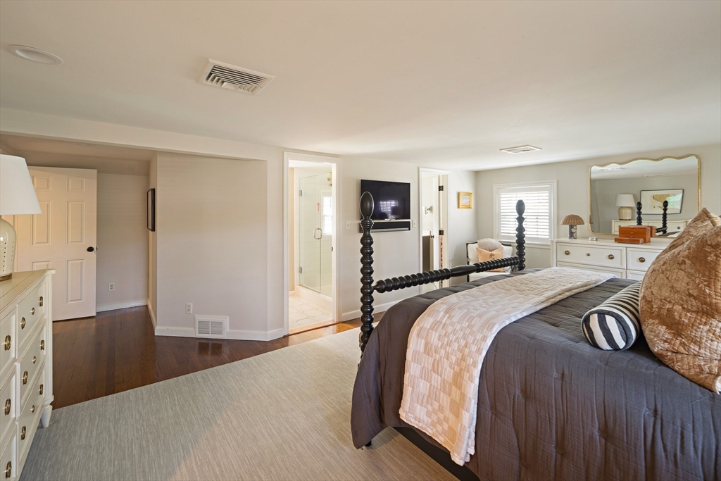 117 Forest Street Wellesley, MA 02481 - Photo 26 of 42