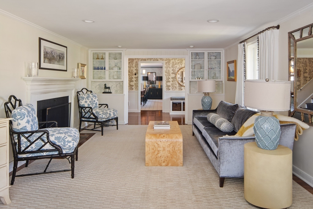 117 Forest Street Wellesley, MA 02481 - Photo 7 of 42