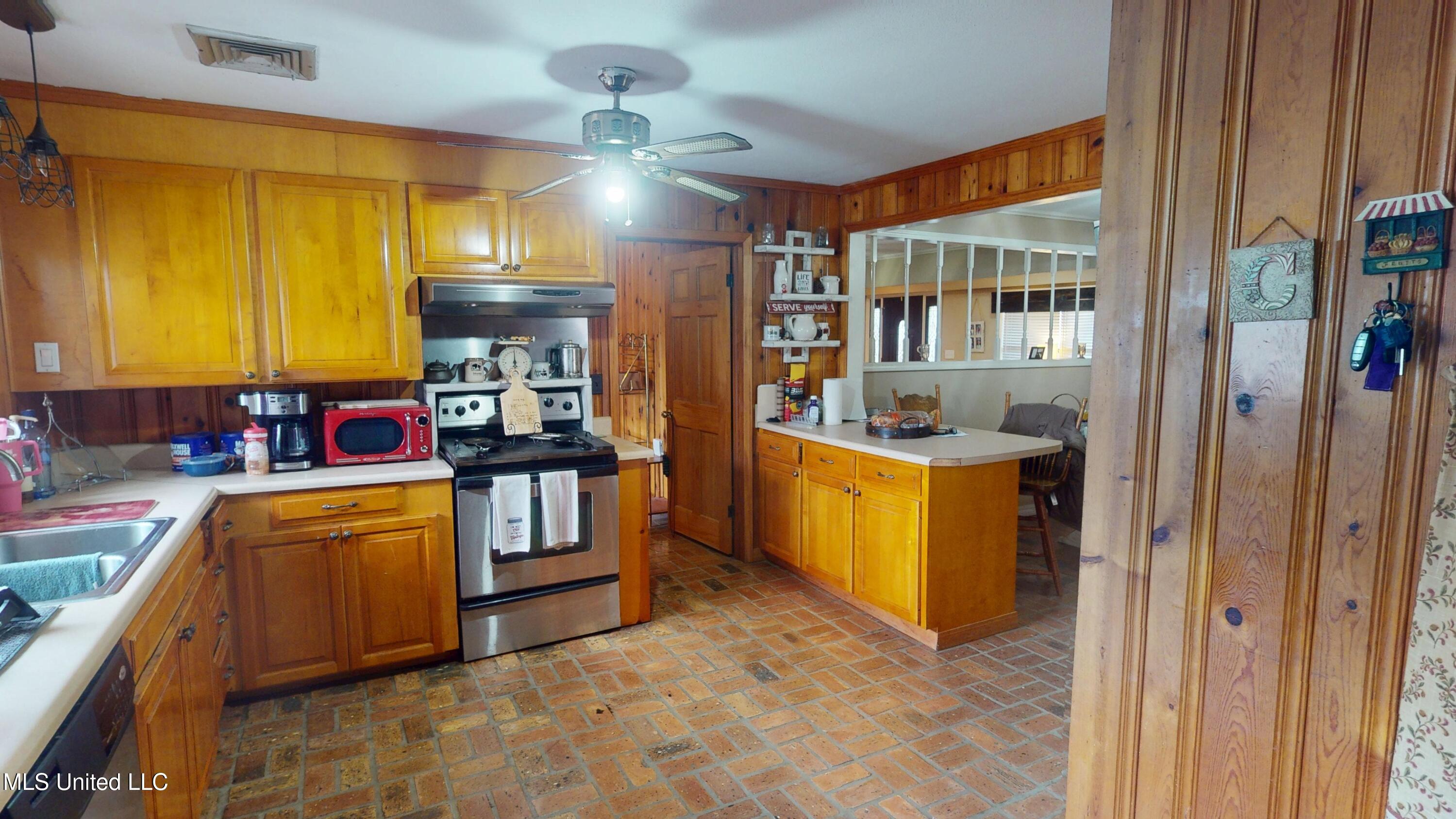 212 St Horace Street State Line, MS 39362 - Photo 3 of 19 212-St-Horace-03142025_162134