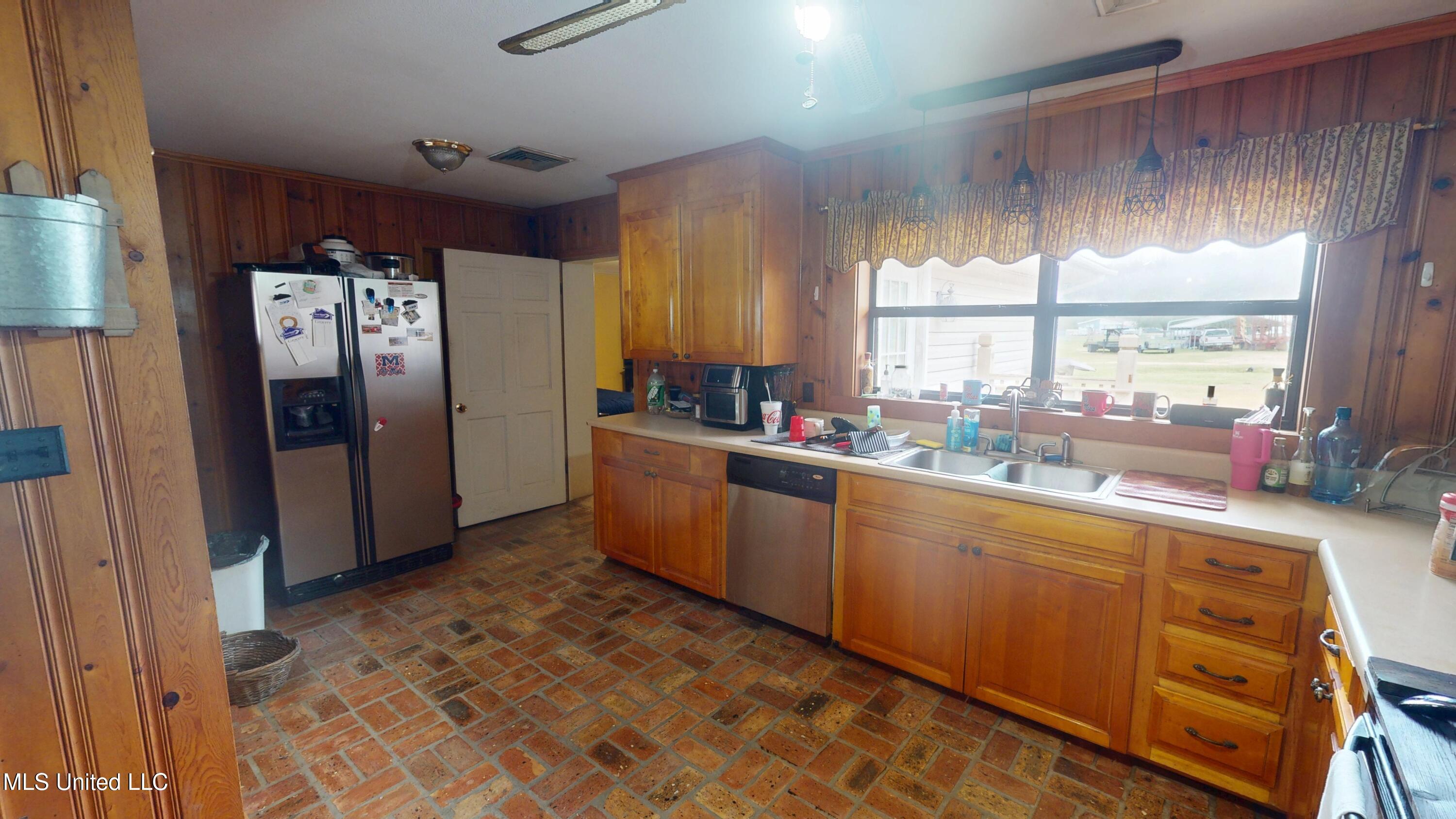 212 St Horace Street State Line, MS 39362 - Photo 5 of 19 212-St-Horace-03142025_162304