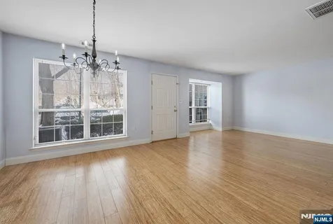 $3,000 | 1037 Cumberland Court, Mahwah, NJ 07430