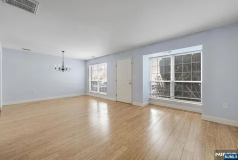 $3,000 | 1037 Cumberland Court, Mahwah, NJ 07430