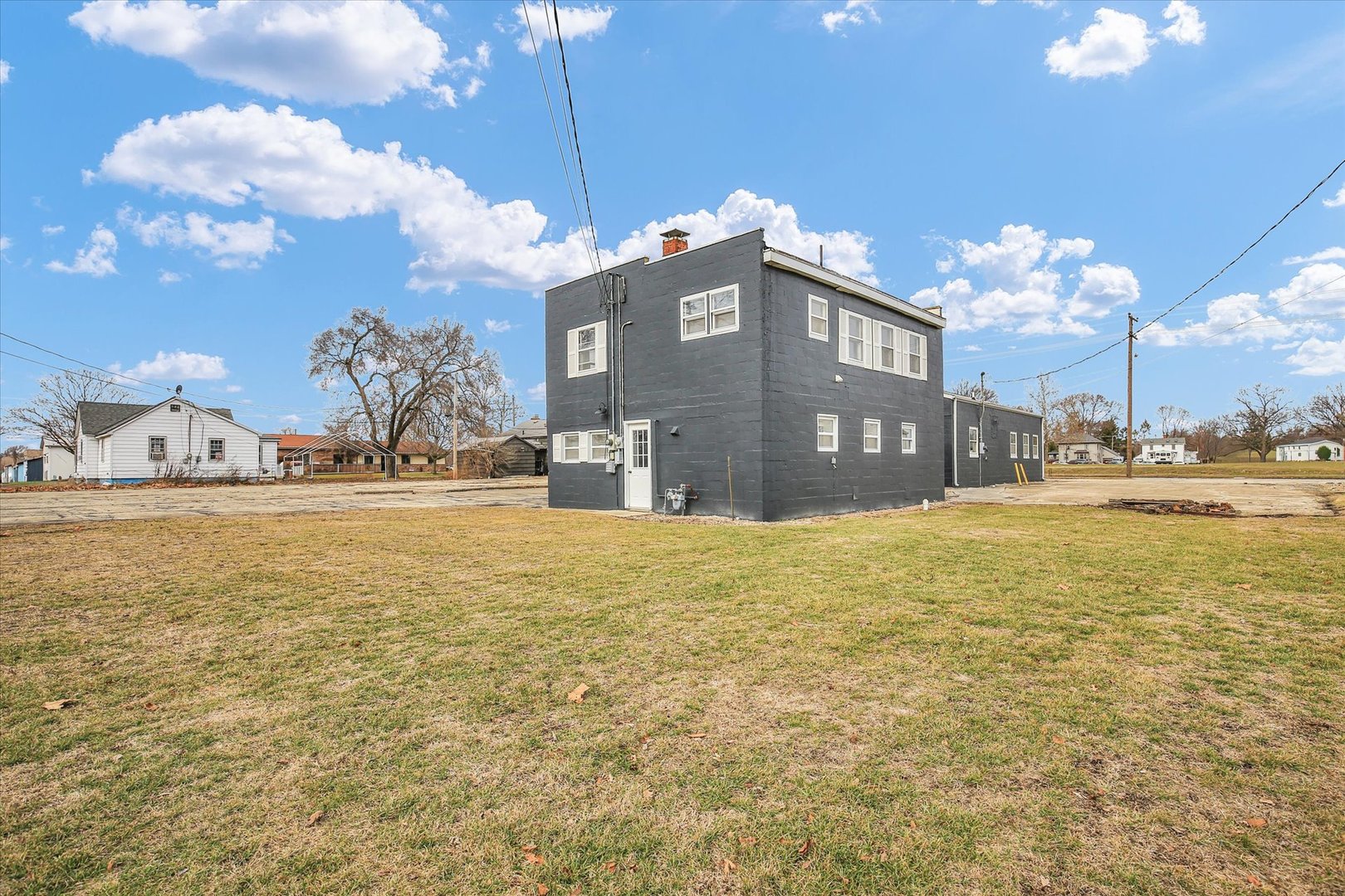 508 East Champaign Avenue Rantoul, IL 61866 - Photo 5 of 48 a view of a house with a yard