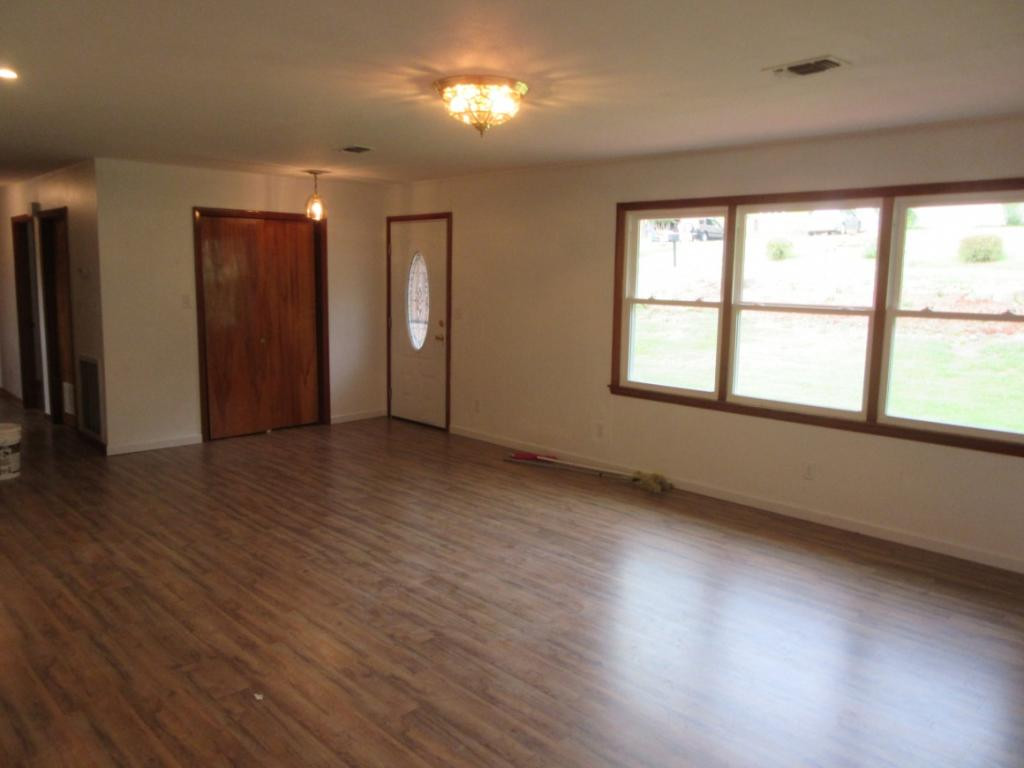 2405 Bob Little Road Elizabethton, TN 37643 - Photo 4 of 20 Photo 4