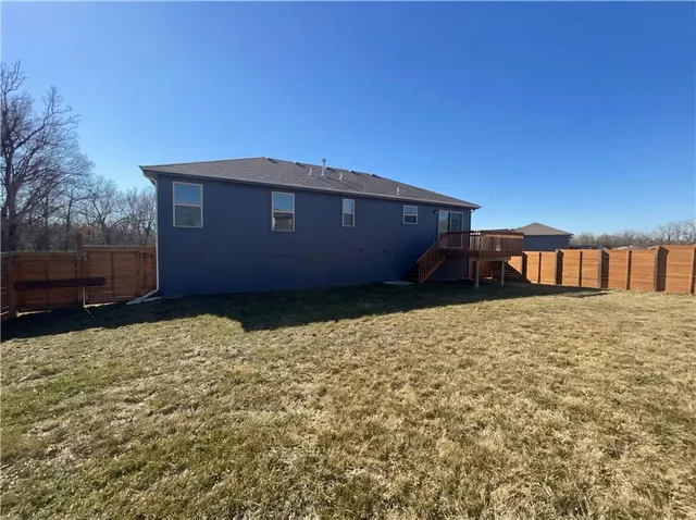 $375,000 | 216 Northeast Greystone Way, Grain Valley, MO 64029