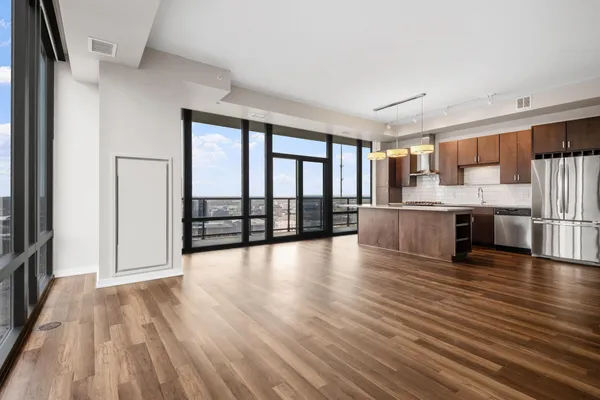 $5,450 | 465 Nicollet Mall, Unit 2307, Minneapolis, MN 55401