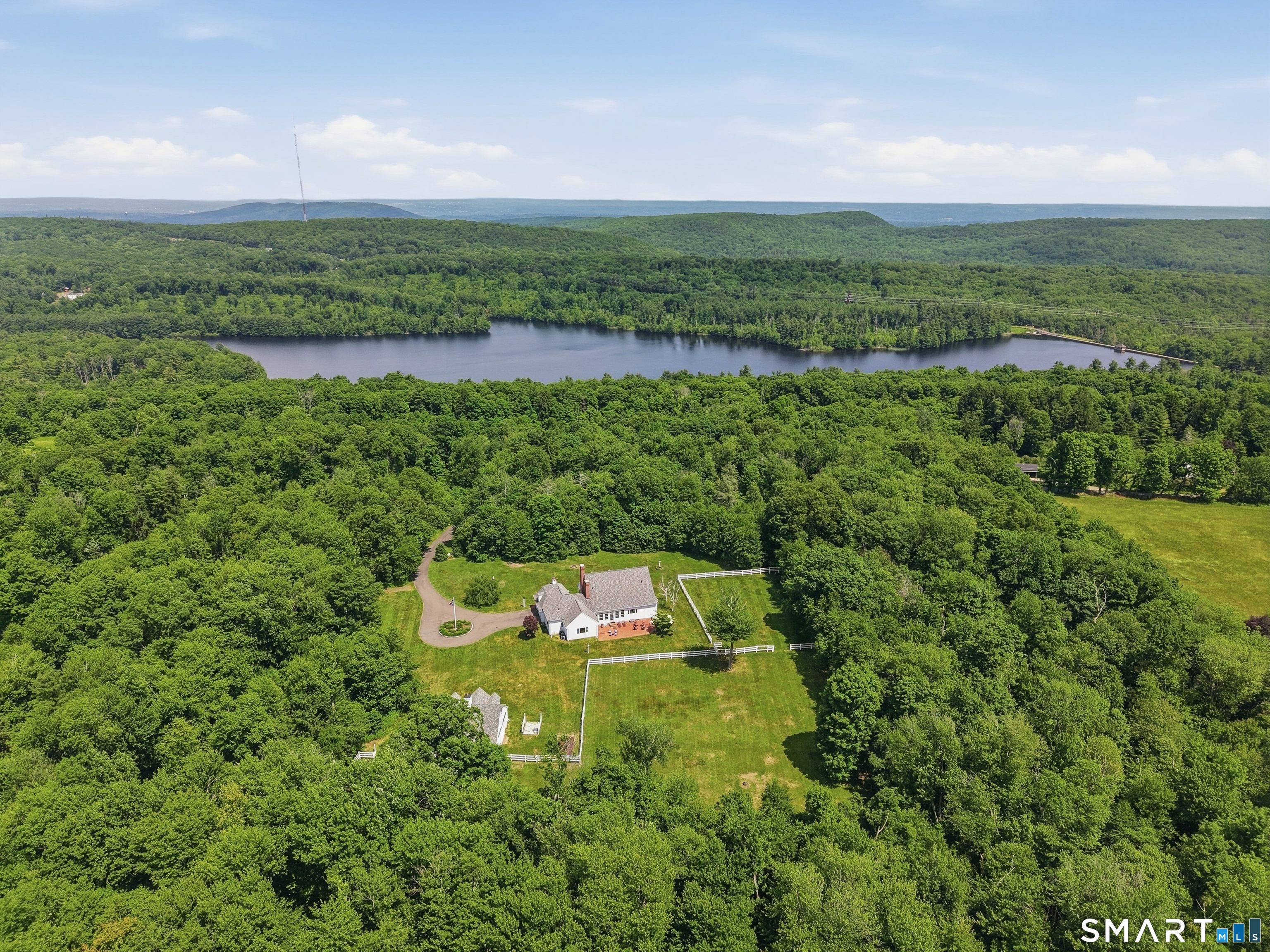 395 Sperry Road Bethany, CT 06524 - Photo 33 of 40