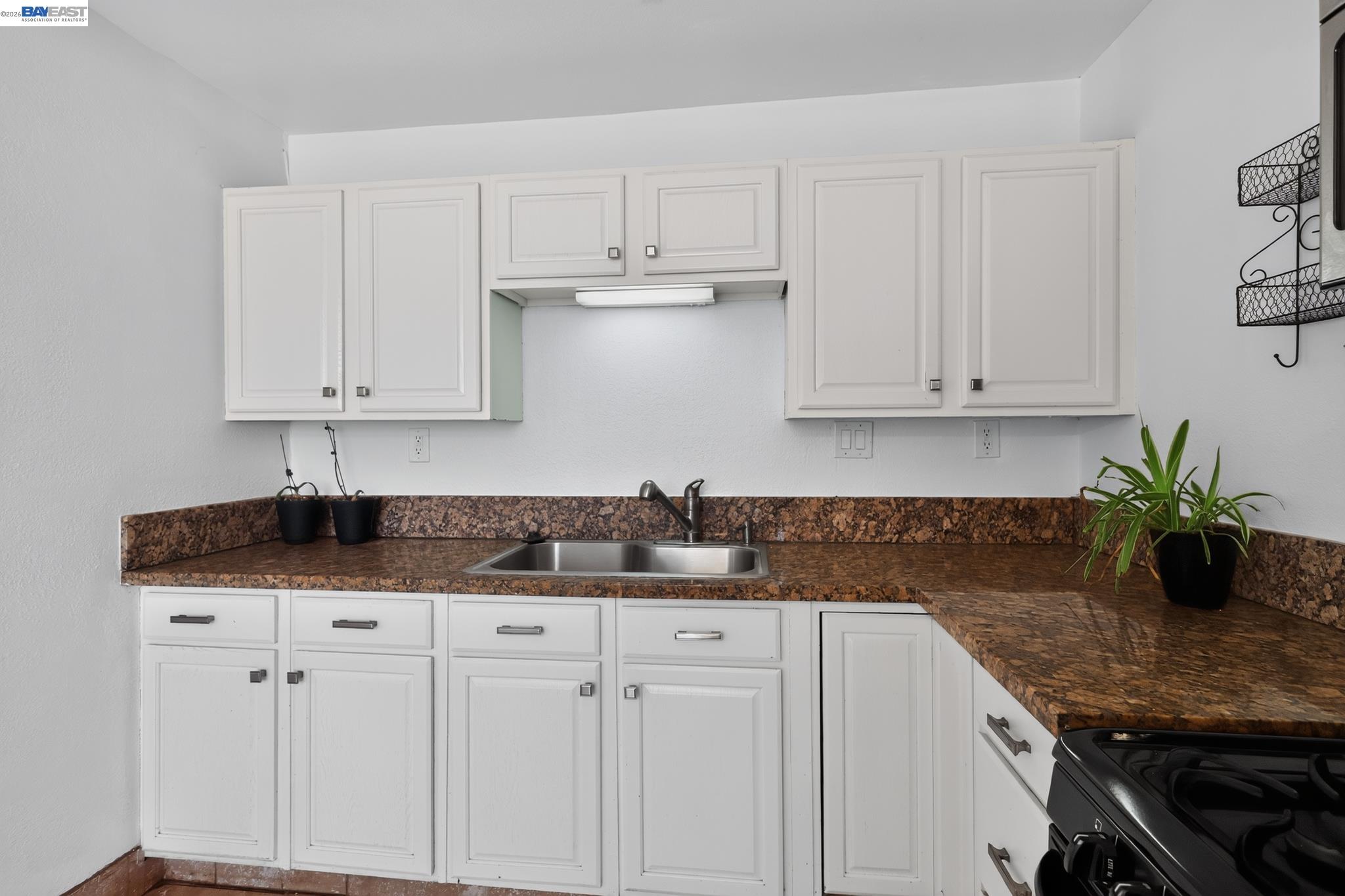 4262 Arthur Road Martinez, CA 94553 - Photo 5 of 31 Gallery Image 5