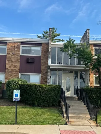 $165,000 | 1313 A South Rebecca Road, Unit 218, Lombard, IL 60148