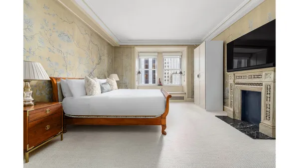 $1,295,000 | 781 5th Avenue, Unit 1611 | Lenox Hill