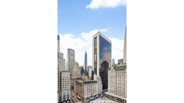 $1,295,000 | 781 5th Avenue, Unit 1611 | Lenox Hill