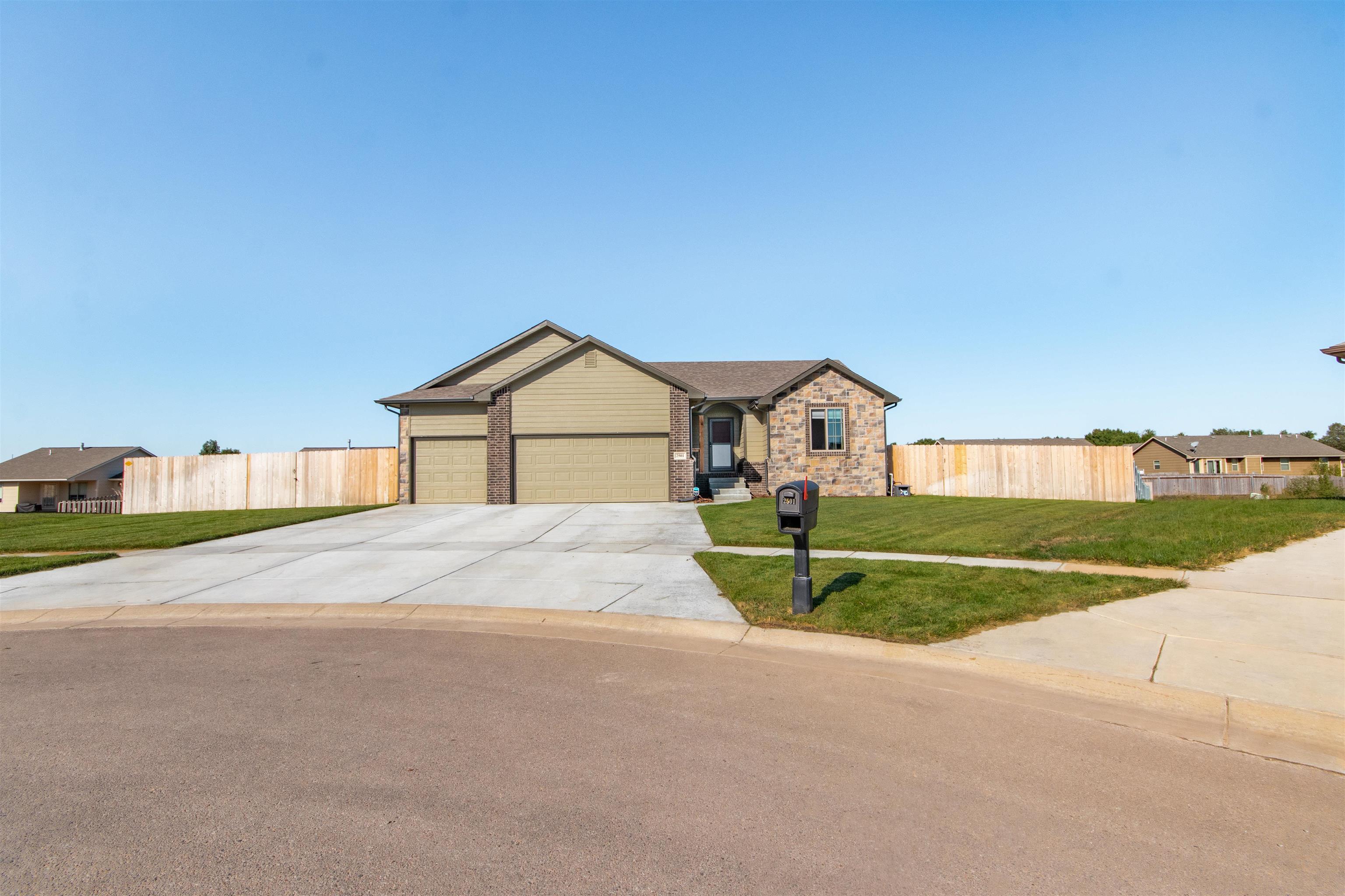 2501 New Spring Circle Derby, KS 67037 - Photo 3 of 33