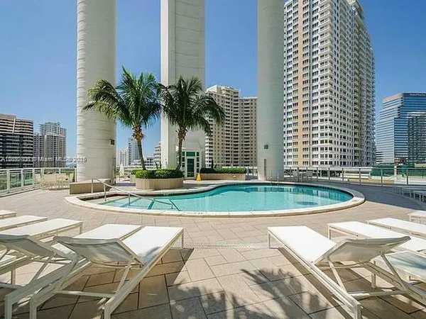 $1,675,000 | 900 Brickell Key Boulevard, Unit 2602, Miami, FL 33131