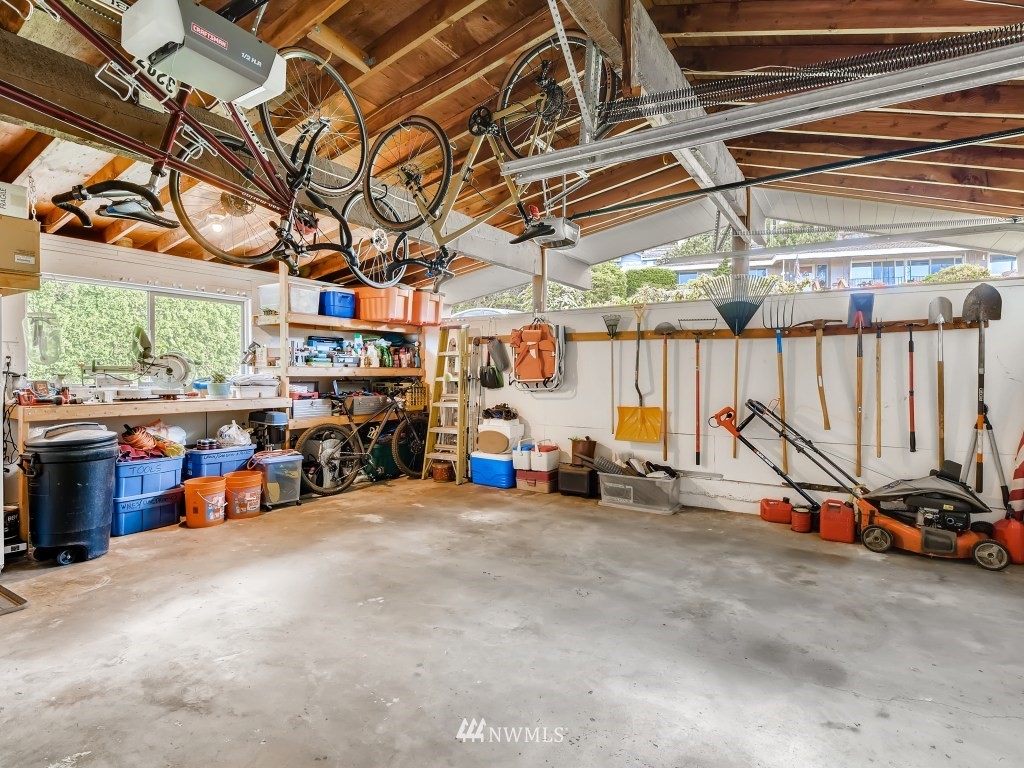 7515 Braemar Drive Edmonds, WA 98026 - Photo 13 of 40