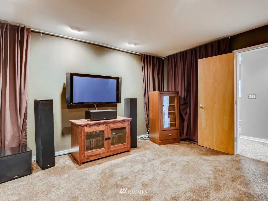 7515 Braemar Drive Edmonds, WA 98026 - Photo 14 of 40