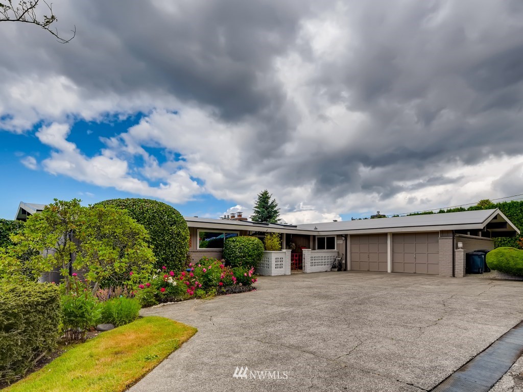 7515 Braemar Drive Edmonds, WA 98026 - Photo 3 of 40