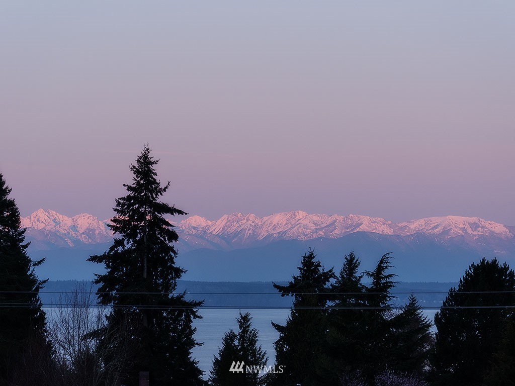 7515 Braemar Drive Edmonds, WA 98026 - Photo 7 of 40