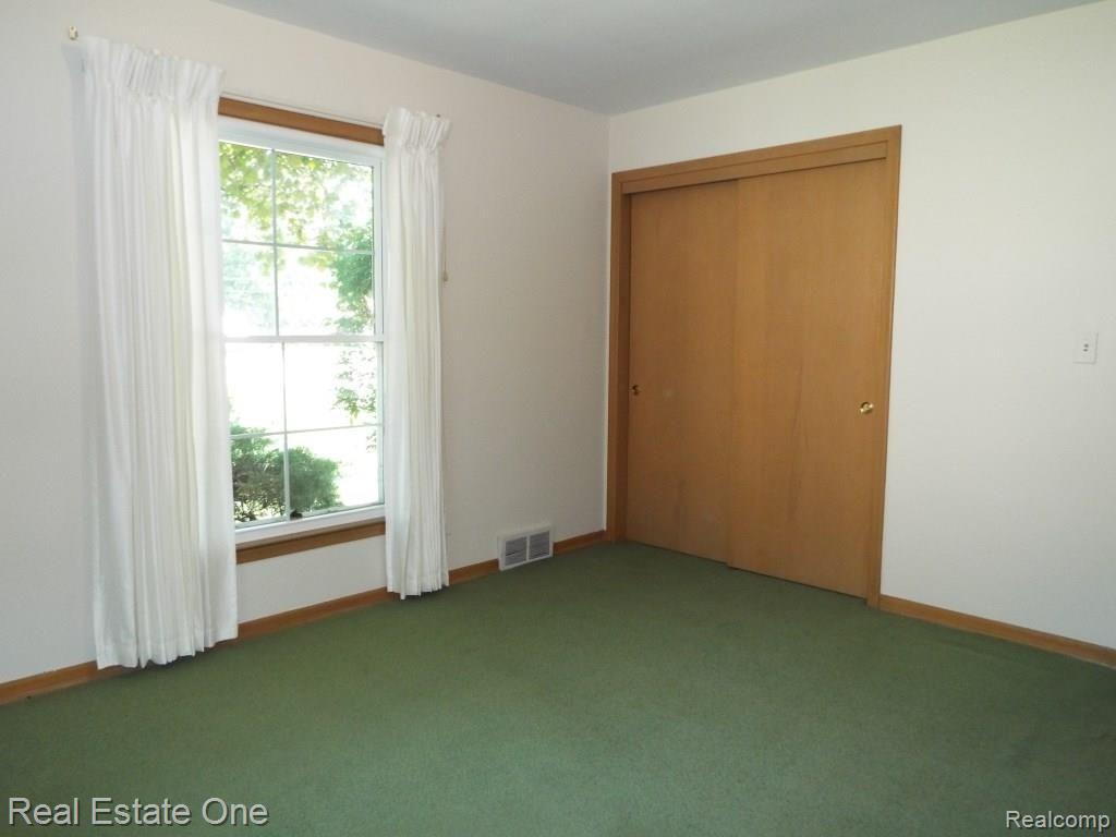 28211 Westerleigh Road Farmington Hills, MI 48334 - Photo 29 of 48