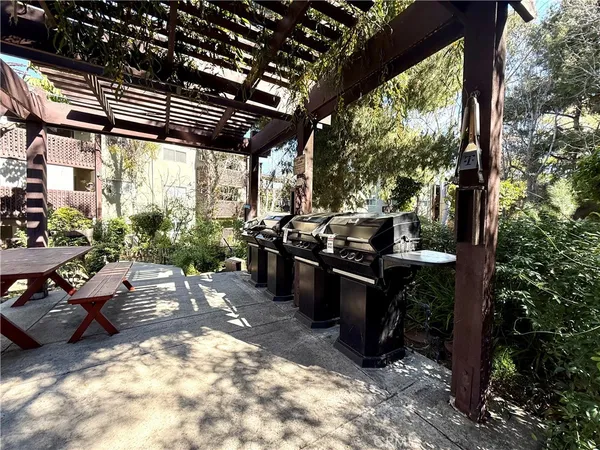 $3,000 | 5870 Benner Street, Unit 204, Los Angeles, CA 90042