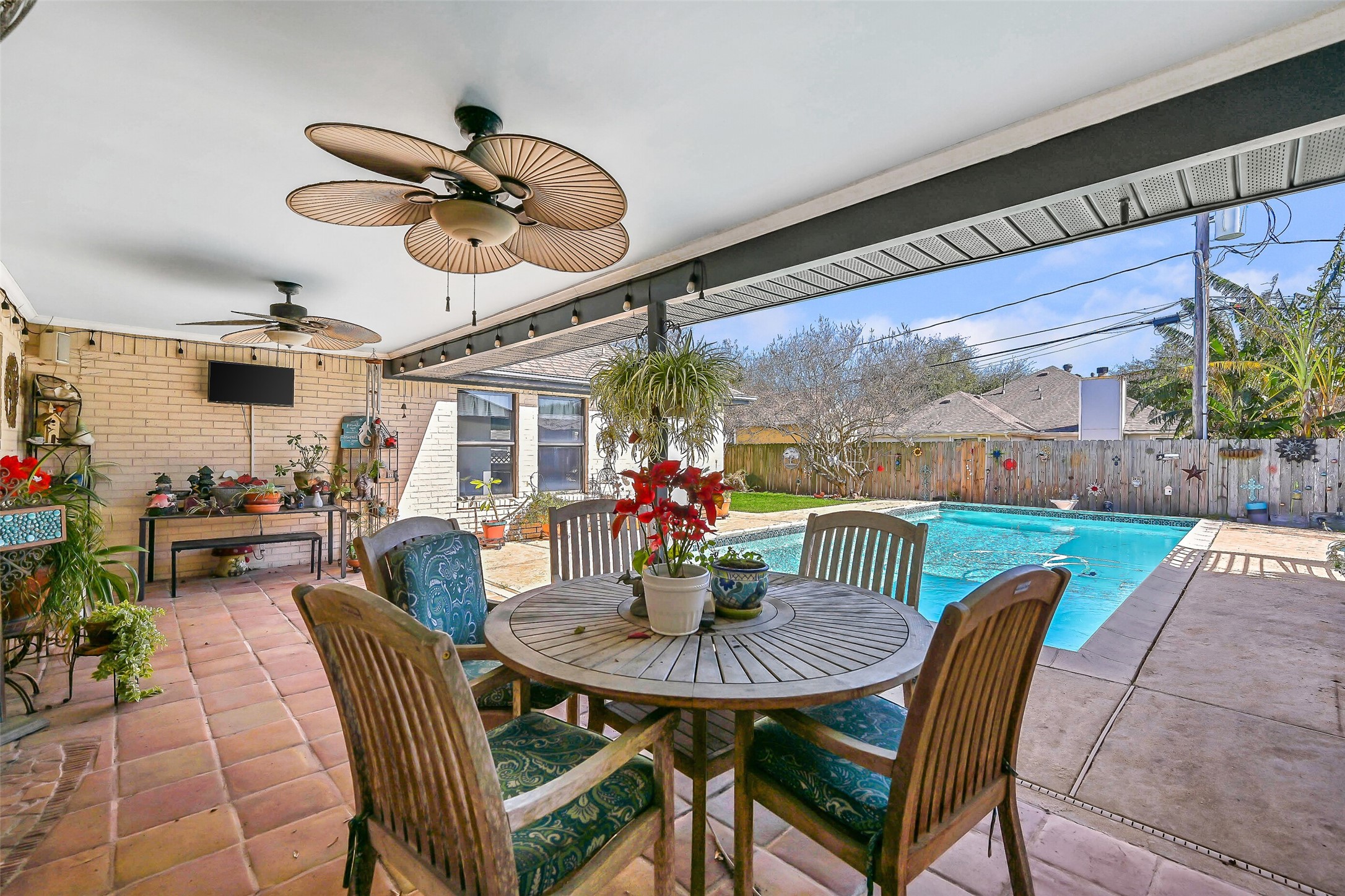 4721 Willow Street Pasadena, TX 77586 - Photo 27 of 30 a view of a dining room with furniture window and outside view