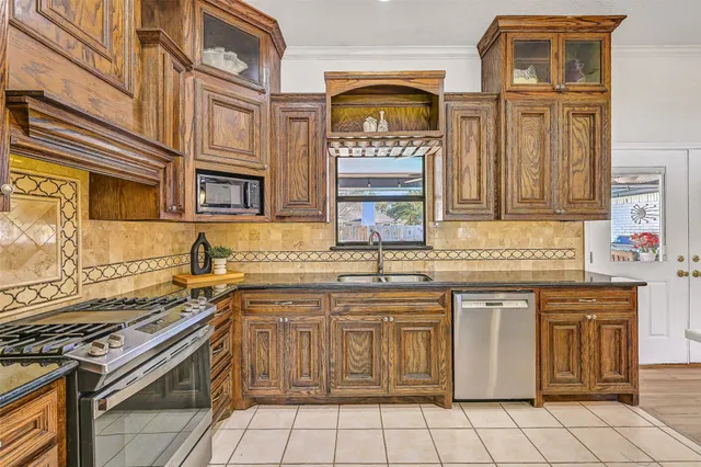 $439,000 | 4721 Willow Street, Pasadena, TX 77586