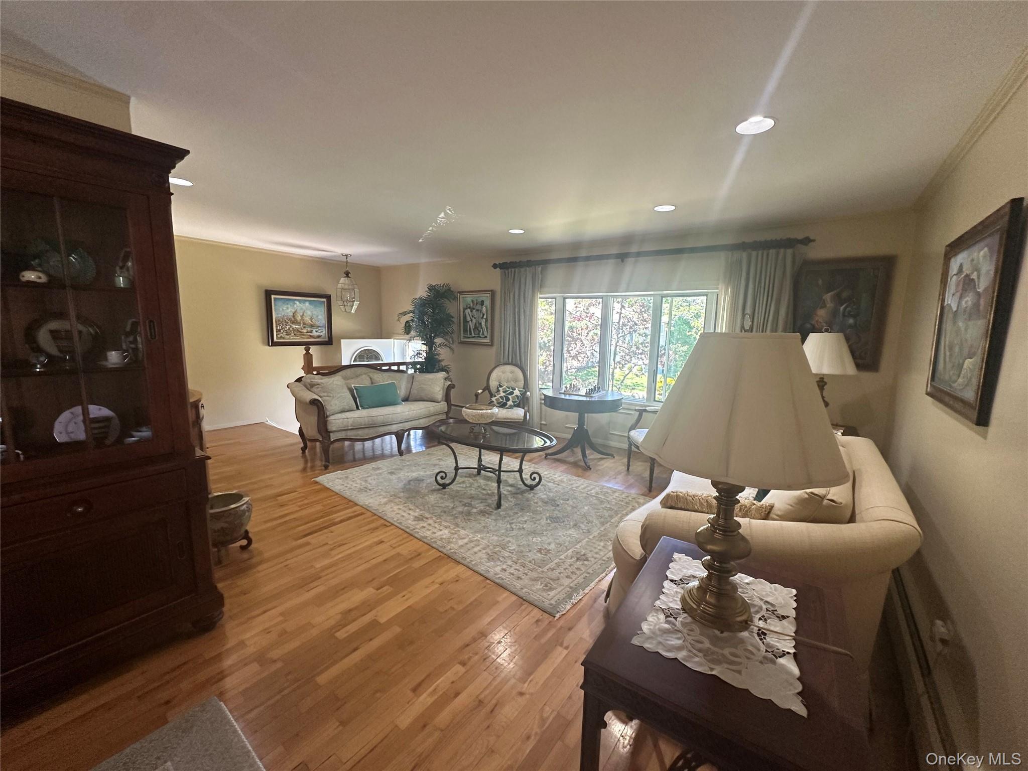 776 Bunker Road Valley Stream, NY 11581 - Photo 5 of 24