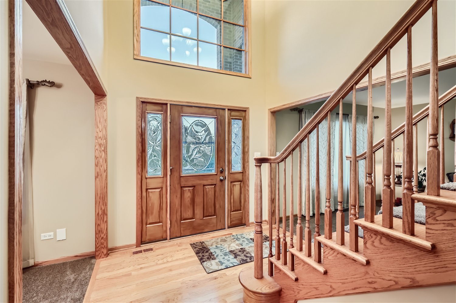 18255 Cork Road Tinley Park, IL 60477 - Photo 3 of 29 a view of an entryway with staircase