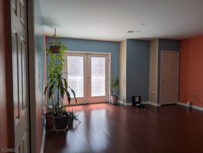 368 Rector Street, Unit 419 Perth Amboy, NJ 08861 - Photo 10 of 11